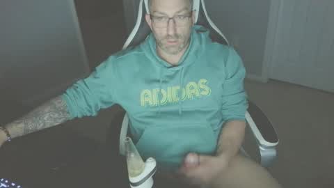 Snapshot of newevo chatting on 12.02.25 newevo online show from 12.02.25