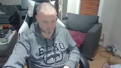 Snapshot of newvvorld chatting on 03.09.26 NewWorld online show from 03.09.26