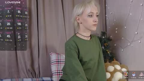 Snapshot of nextvibe1 chatting on 12.21.25 NextVibe1 online show from 12.21.25