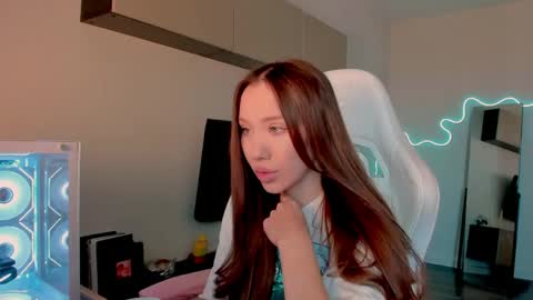 Mina online show from 05.04.26