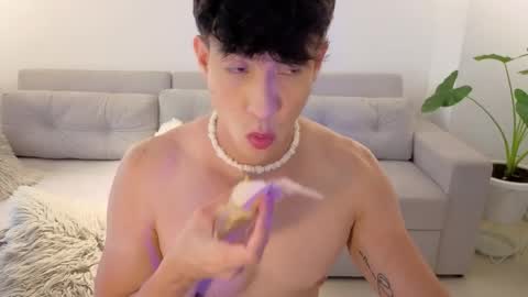   online show from 05.08.26