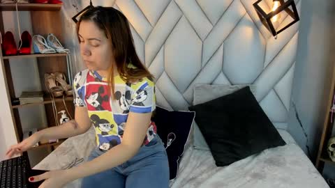 Snapshot of nezukokamado1_ chatting on 02.06.25 Milena online show from 02.06.25