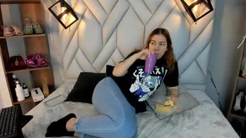 Snapshot of nezukokamado1_ chatting on 03.05.25 Milena online show from 03.05.25