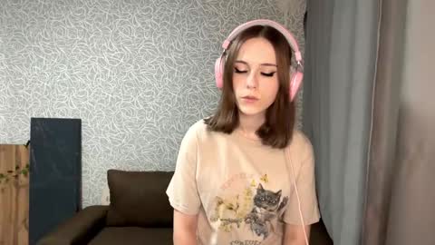 Snapshot of ngocjanus chatting on 12.02.25 Eva Arts online show from 12.02.25