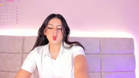 Snapshot of nia20_ chatting on 06.17.26 Nia online show from 06.17.26