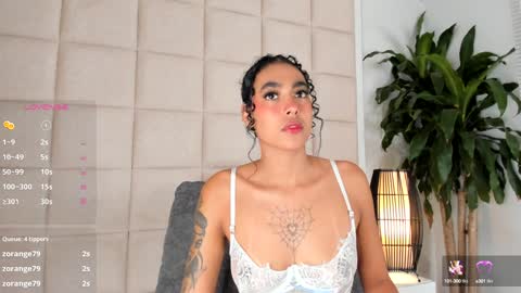 Snapshot of nia_bunny chatting on 01.17.25 Nia online show from 01.17.25