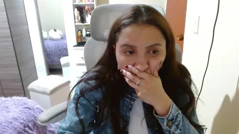 Snapshot of nia_cop chatting on 11.19.25 Dani online show from 11.19.25