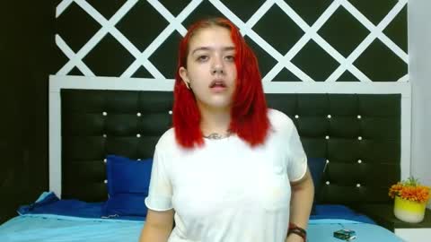 Snapshot of nia_stark chatting on 12.19.24 Estefani online show from 12.19.24