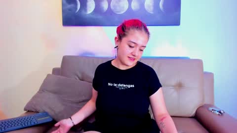 Snapshot of nia_stark chatting on 01.03.25 Estefani online show from 01.03.25