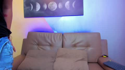 Snapshot of nia_stark chatting on 01.06.25 Estefani online show from 01.06.25