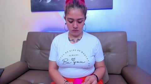 Snapshot of nia_stark chatting on 01.29.25 Estefani online show from 01.29.25