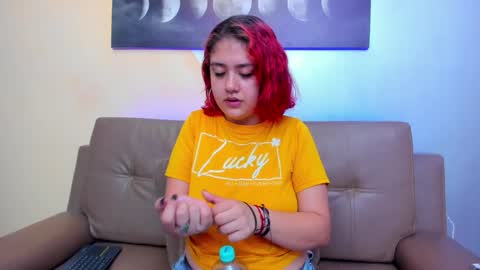 Snapshot of nia_stark chatting on 02.01.25 Estefani online show from 02.01.25