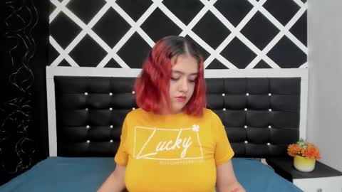 Snapshot of nia_stark chatting on 02.13.25 Estefani online show from 02.13.25