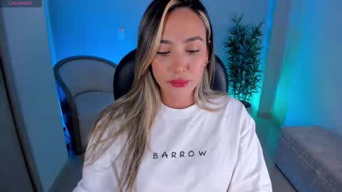 Snapshot of niabennet chatting on 10.09.25 Nia online show from 10.09.25