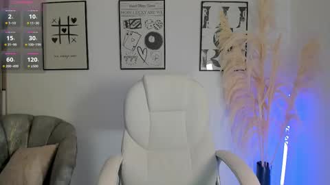 Snapshot of niaevans_x chatting on 09.18.25 Nia online show from 09.18.25