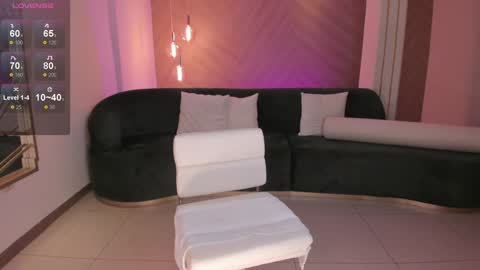 SQUIRTER DOLL    online show from 12.11.24