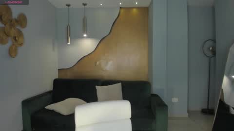 SQUIRTER DOLL    online show from 10.11.25