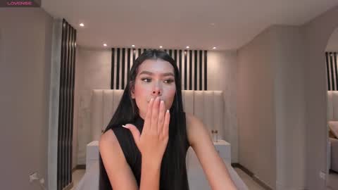 Call me Nia  online show from 02.26.25