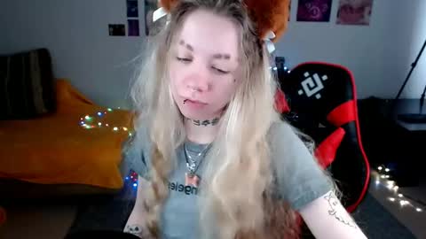 nica_kawaii online show from 04.28.26