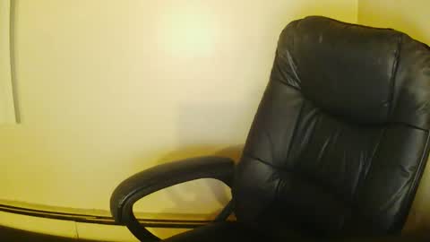 Snapshot of niccibaby chatting on 11.18.25 Nicci babyyy online show from 11.18.25