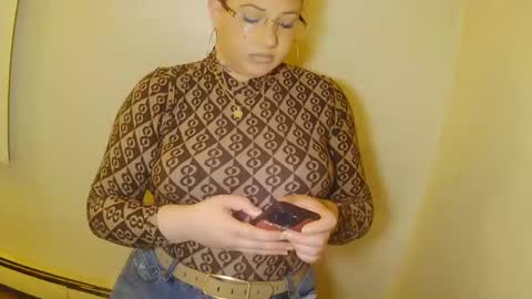 Snapshot of niccibaby chatting on 11.30.25 Nicci babyyy online show from 11.30.25