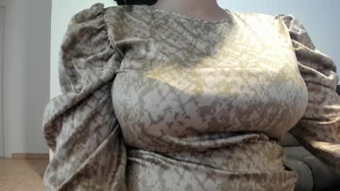 Snapshot of nicebrown chatting on 02.19.25 Sfora online show from 02.19.25