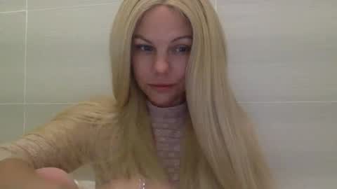 Amber online show from 10.23.25