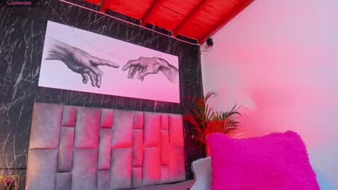 Nicolle  online show from 02.05.25