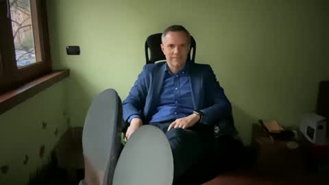 Snapshot of niceshy_71 chatting on 03.07.25 Andrew online show from 03.07.25