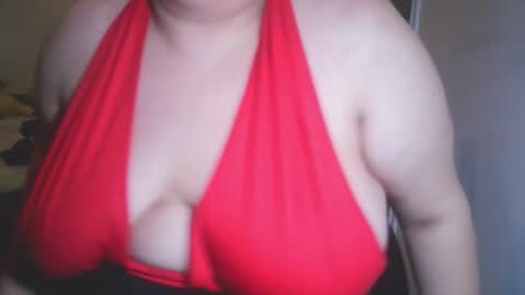 Snapshot of nicholle chatting on 02.28.25 Nicholle online show from 02.28.25