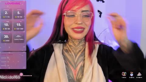 Snapshot of nicki_1 chatting on 10.07.25   Help me reach 100 thumbs up online show from 10.07.25
