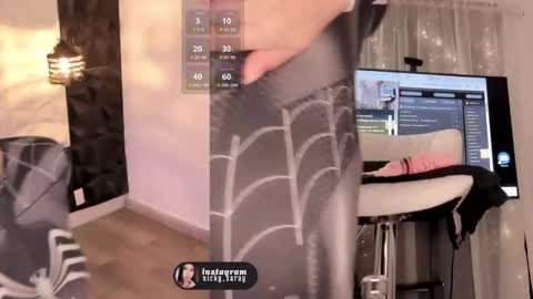 Snapshot of nickky__ chatting on 10.25.25 Nicky online show from 10.25.25