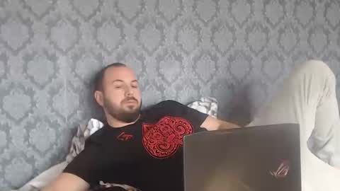 Julian online show from 03.05.25