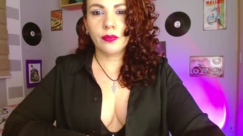 Snapshot of nicky_lucy_m chatting on 01.28.25 lucy online show from 01.28.25