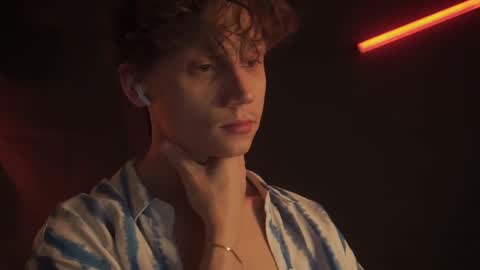 Nicky Neal online show from 03.12.25