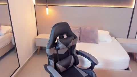 Nicky  online show from 10.07.25