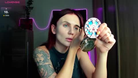 Nicky Weekends online show from 09.16.25