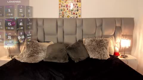 Snapshot of nickytouse chatting on 03.08.25 Nicky online show from 03.08.25