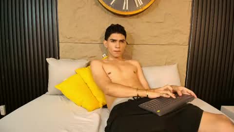 nico_monroet online show from 04.20.26