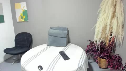 Snapshot of nicohillx chatting on 12.02.25 nicohillx online show from 12.02.25