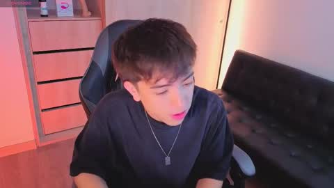 Nicolas online show from 11.04.25