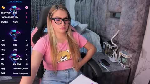 Snapshot of nicol_080 chatting on 01.31.26 YuliEM online show from 01.31.26