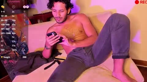 Snapshot of nicolasrodrii chatting on 12.22.24 nicolasrodrii online show from 12.22.24