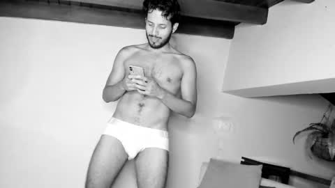 Snapshot of nicolasrodrii chatting on 02.19.25 nicolasrodrii online show from 02.19.25