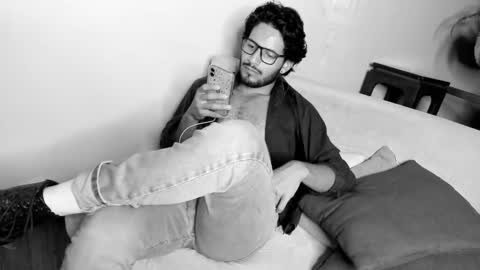 Snapshot of nicolasrodrii chatting on 02.23.25 nicolasrodrii online show from 02.23.25