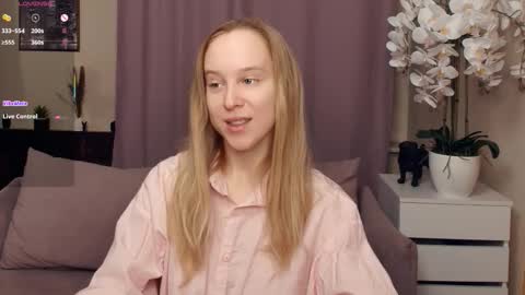 Nicoletta online show from 02.08.26