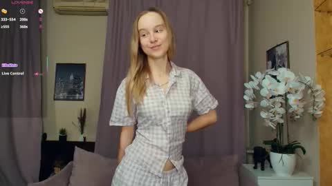 Nicoletta online show from 02.12.26