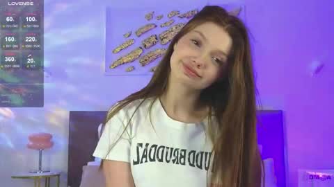 Snapshot of nicole_broown chatting on 11.01.25 Nicole online show from 11.01.25