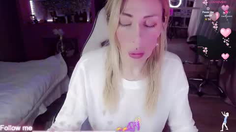 Snapshot of nicole_g0ld_ chatting on 01.14.26 Nicole online show from 01.14.26