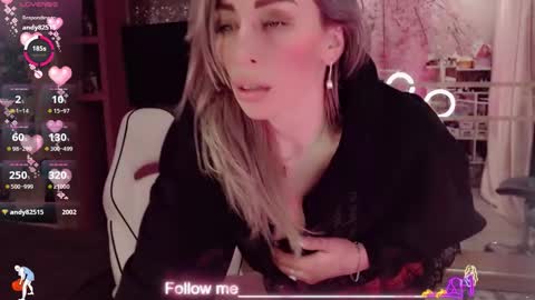 Snapshot of nicole_g0ld_ chatting on 02.15.26 Nicole online show from 02.15.26